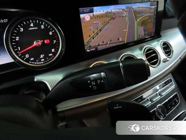 Mercedes-Benz E-Class W213 2020 Синий из Кореи, фото 2