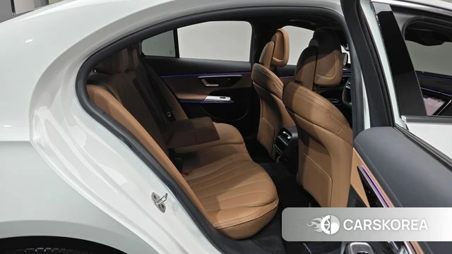 Mercedes-Benz E-Class W214 2026 Белый из Кореи, фото 2