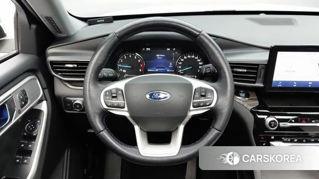 Ford Explorer 6th Generation 2021 Белый из Кореи, фото 2