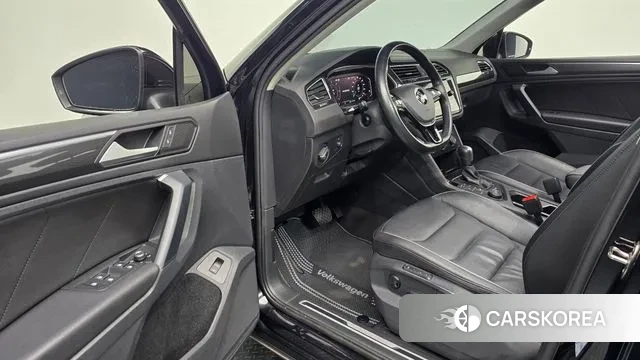 Volkswagen Tiguan second Generation 2020 Черный из Кореи, фото 2