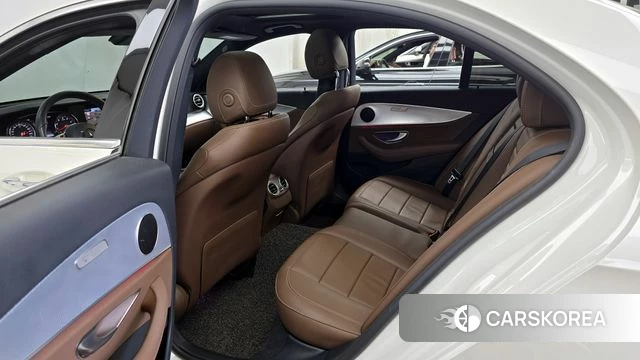 Mercedes-Benz E-Class W213 2020 Белый из Кореи, фото 2