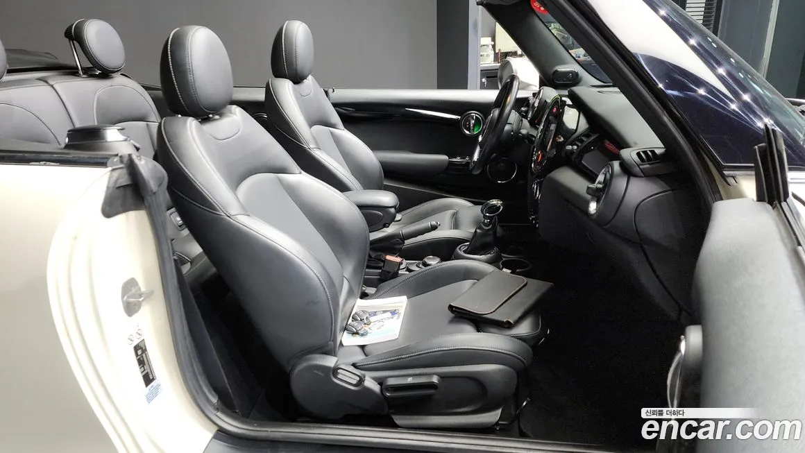 Mini Cooper Convertible 2019 Жемчужный цвет из Кореи, фото 2