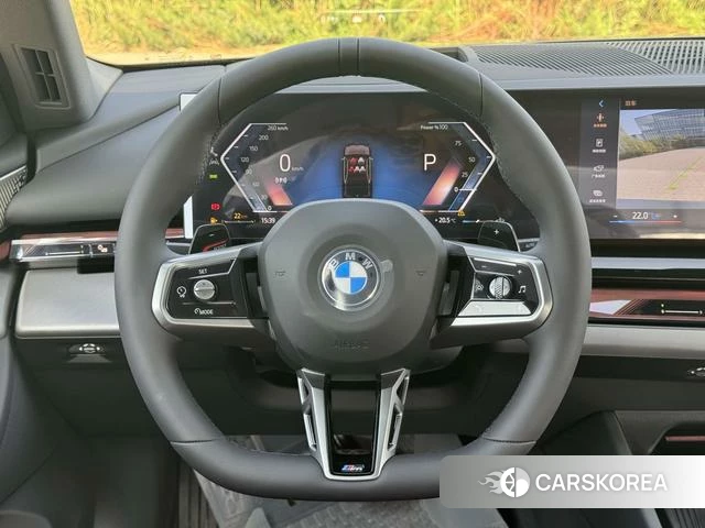 BMW 5 series 2026 Черный из Китая, фото 2