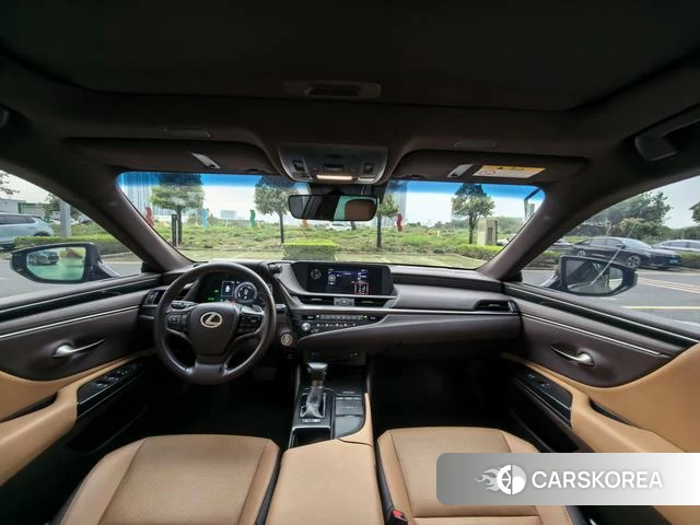 Lexus ES 2021 Серебристо-серый из Китая, фото 2