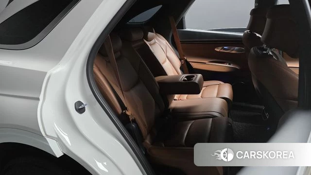Genesis GV70 2023 Белый из Кореи, фото 2