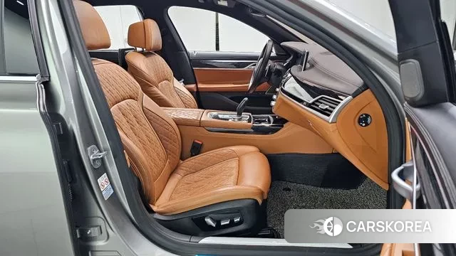 BMW 7 Series (G11) 2020 Серебристо-серый из Кореи, фото 2