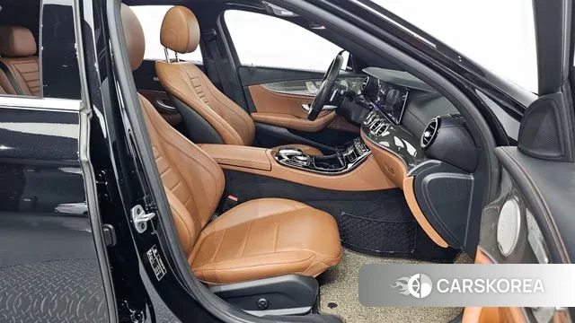 Mercedes-Benz E-Class W213 2019 Черный из Кореи, фото 2