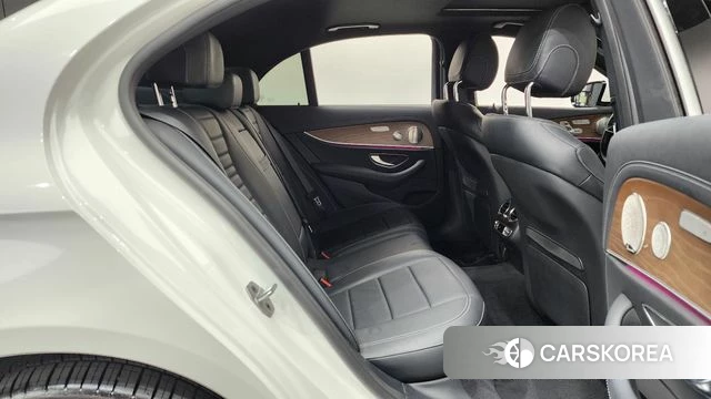 Mercedes-Benz E-Class W213 2021 Белый из Кореи, фото 2