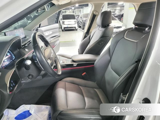 Genesis GV70 2022 Белый из Кореи, фото 2