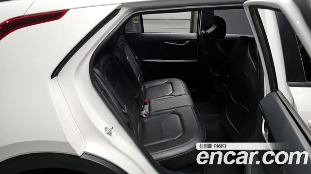 Kia Di Ol Nu Niro 2022 Белый из Кореи, фото 2