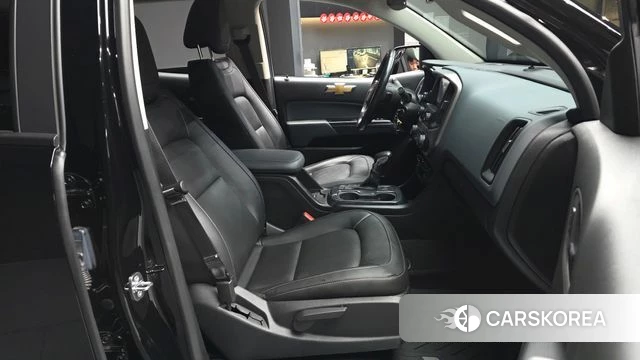 Chevrolet (GM Daewoo) Real New Colorado 2022 Черный из Кореи, фото 2