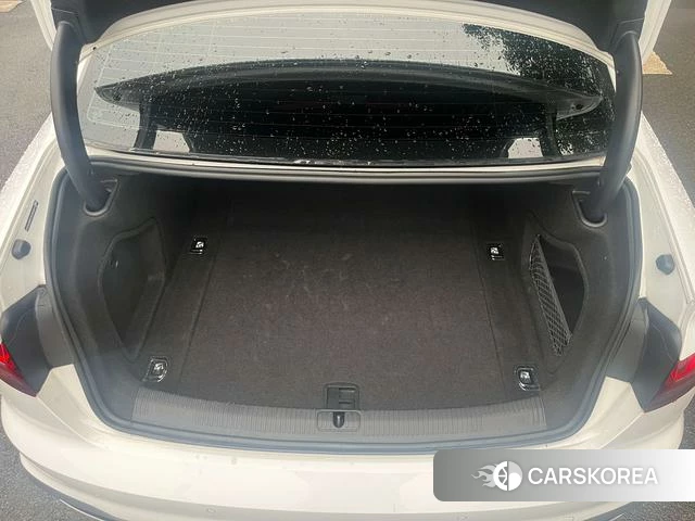 Audi A4L 2023 Белый из Китая, фото 2