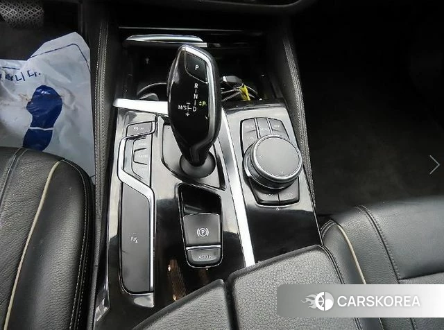 BMW 5 Series (G30) 2018 Черный из Кореи, фото 2