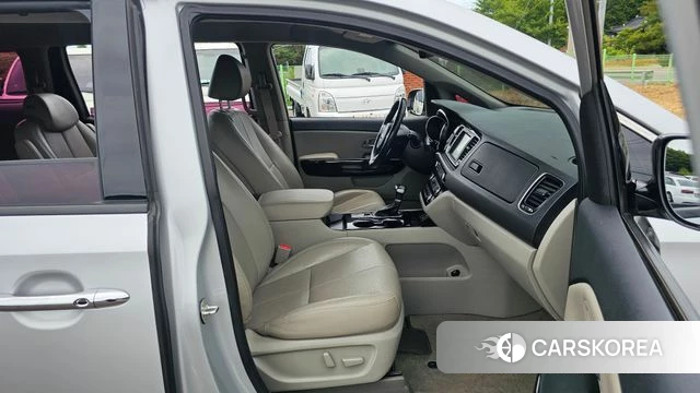 Kia The New Carnival 2018 Серебристо-серый из Кореи, фото 2