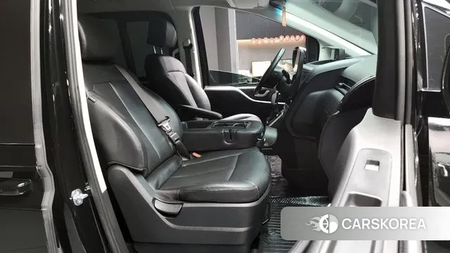 Hyundai Staria 2024 Черный из Кореи, фото 2