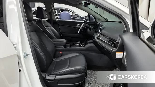 Kia Sportage 5th Generation Hybrid 2024 Белый из Кореи, фото 2