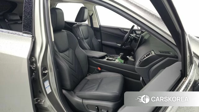 Lexus NX350h Second generation 2023 Серебристо-серый из Кореи, фото 2