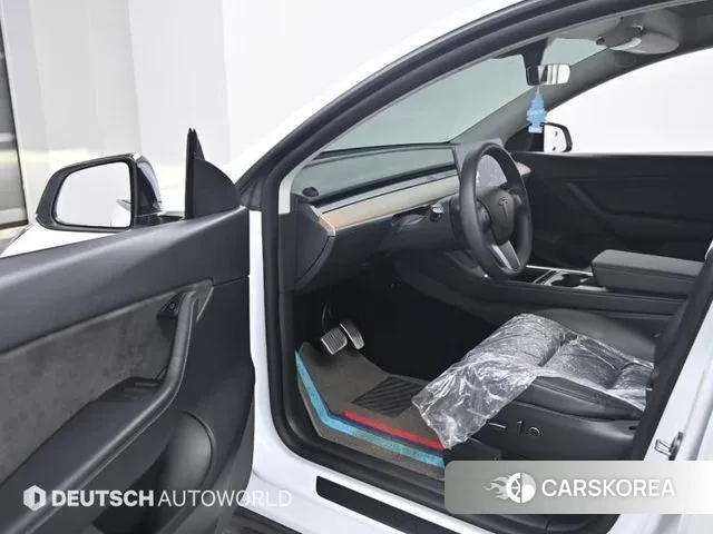 Tesla Model Y 2021 Белый из Кореи, фото 2