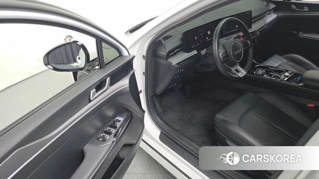 Kia The New K5 3rd generation 2023 Белый из Кореи, фото 2