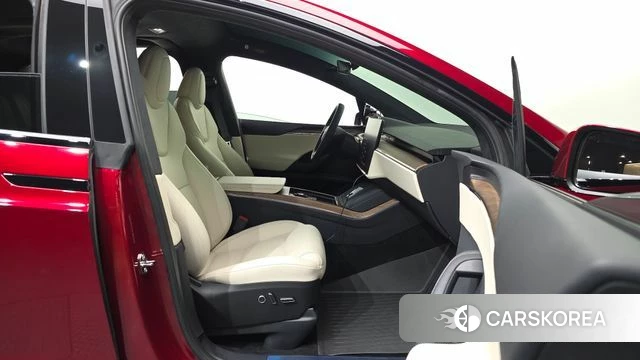 Tesla Model X 2026 Красный из Кореи, фото 2