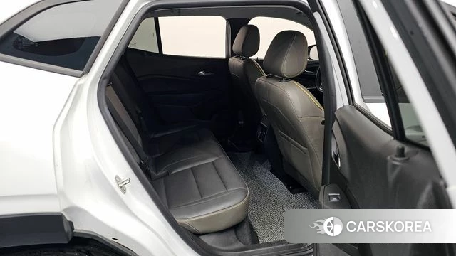 Chevrolet (GM Daewoo) Trax Crossover 2023 Белый из Кореи, фото 2