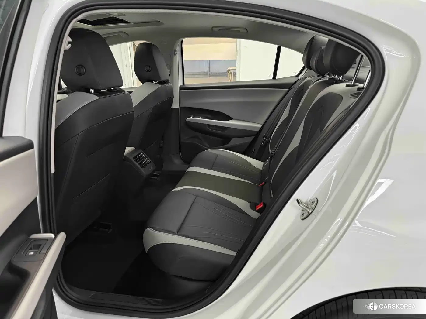 Volkswagen Sagitar 2026 Белый из Китая, фото 2
