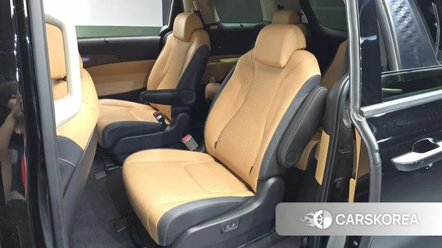 Kia Carnival 4th generation 2023 Черный из Кореи, фото 2