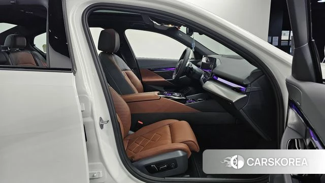 BMW 5 Series (G60) 2026 Белый из Кореи, фото 2