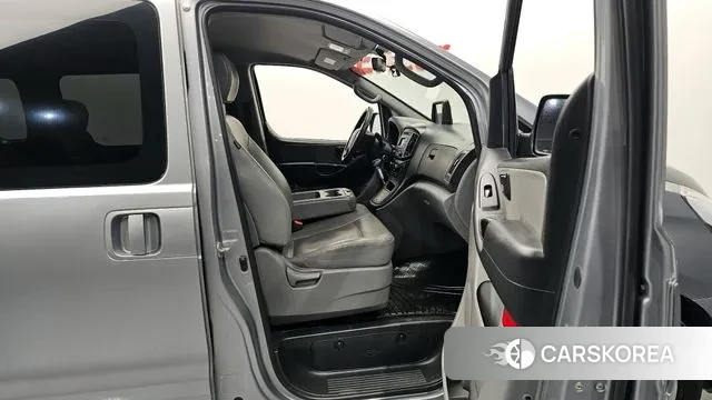 Hyundai Grand Starex 2018 Серебряный из Кореи, фото 2