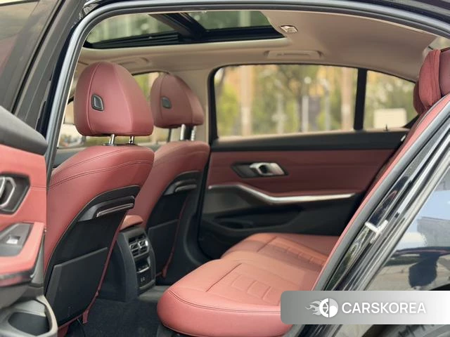 BMW 3 series 2021 Черный из Китая, фото 2