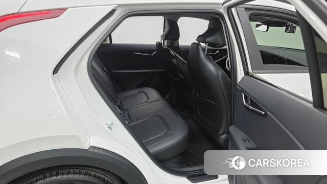 Kia Di Ol Nu Niro 2024 Белый из Кореи, фото 2