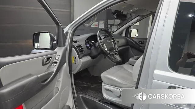 Hyundai The New Grand Starex 2019 Серебристо-серый из Кореи, фото 2