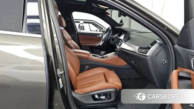 BMW X6 (G06) 2022 Песочный из Кореи, фото 2