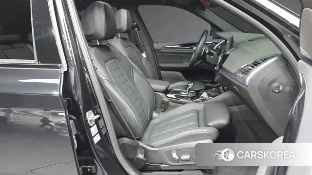 BMW X3 (G01) 2023 Черный из Кореи, фото 2