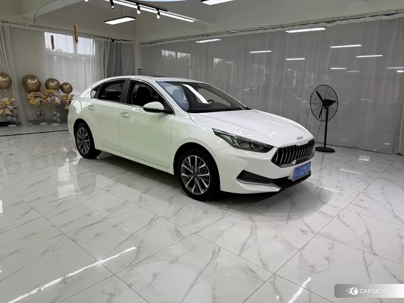 Kia K3 2021 Белый из Китая, фото 2