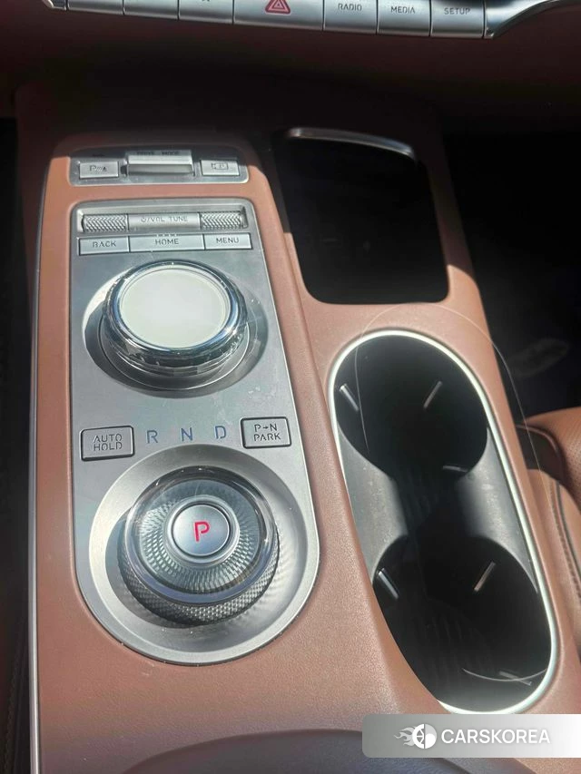 Genesis GV70 2023 Белый из Кореи, фото 2