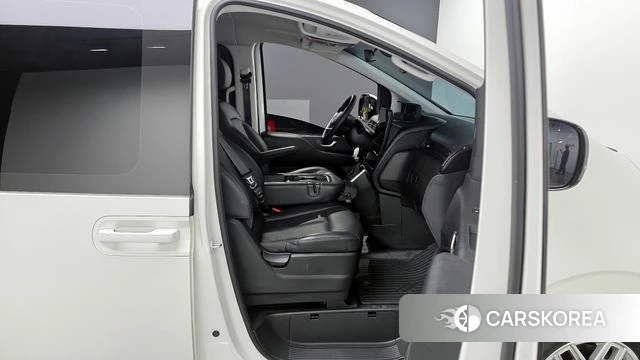 Hyundai Staria 2025 Белый из Кореи, фото 2