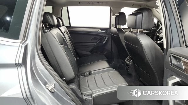 Volkswagen Tiguan Allspace 2024 Серый из Кореи, фото 2