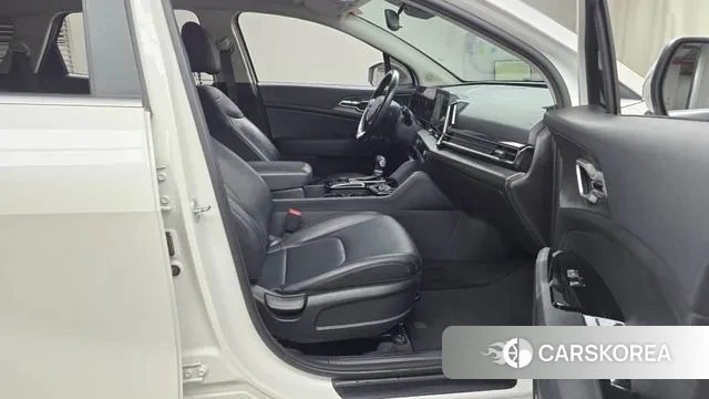 Kia Sportage 5th Generation 2022 Белый из Кореи, фото 2