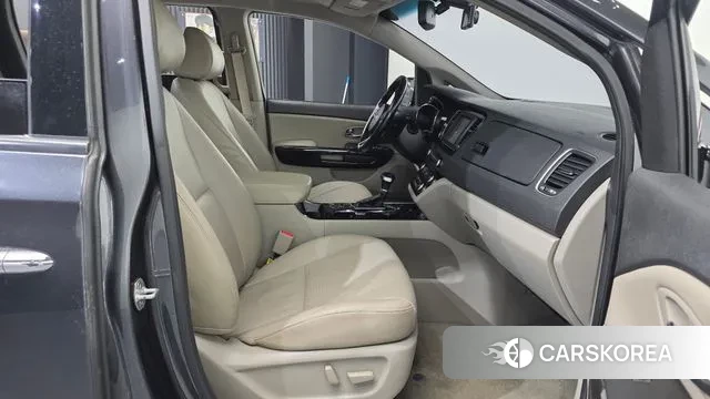 Kia The New Carnival 2018 Серый из Кореи, фото 2