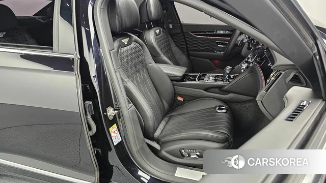 Bentley Flying Spur 3rd Generation 2022 Черный из Кореи, фото 2