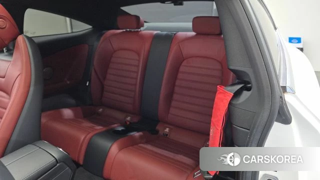 Mercedes-Benz C-Class W205 2018 Белый из Кореи, фото 2