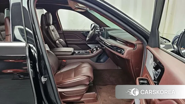 Lincoln Aviator 2nd generation 2021 Черный из Кореи, фото 2