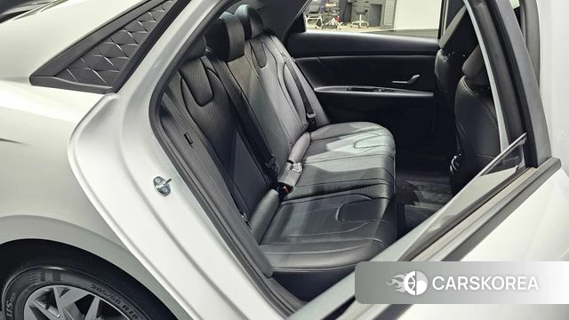 Hyundai The New Avante (CN7) 2025 Белый из Кореи, фото 2