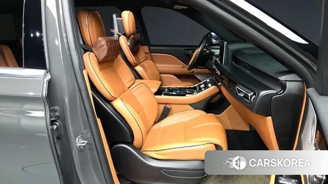 Lincoln Aviator 2nd generation 2021 Серый из Кореи, фото 2