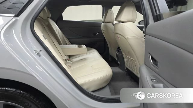 Hyundai The New Avante (CN7) 2024 Серебристо-серый из Кореи, фото 2