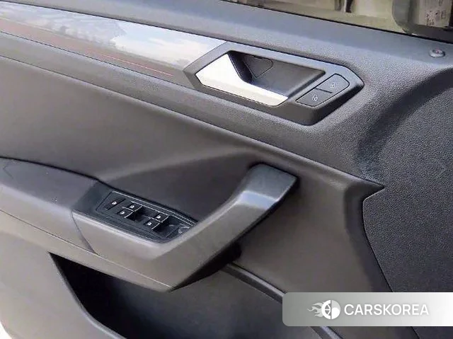 Volkswagen T-Roc 2022 Белый из Кореи, фото 2