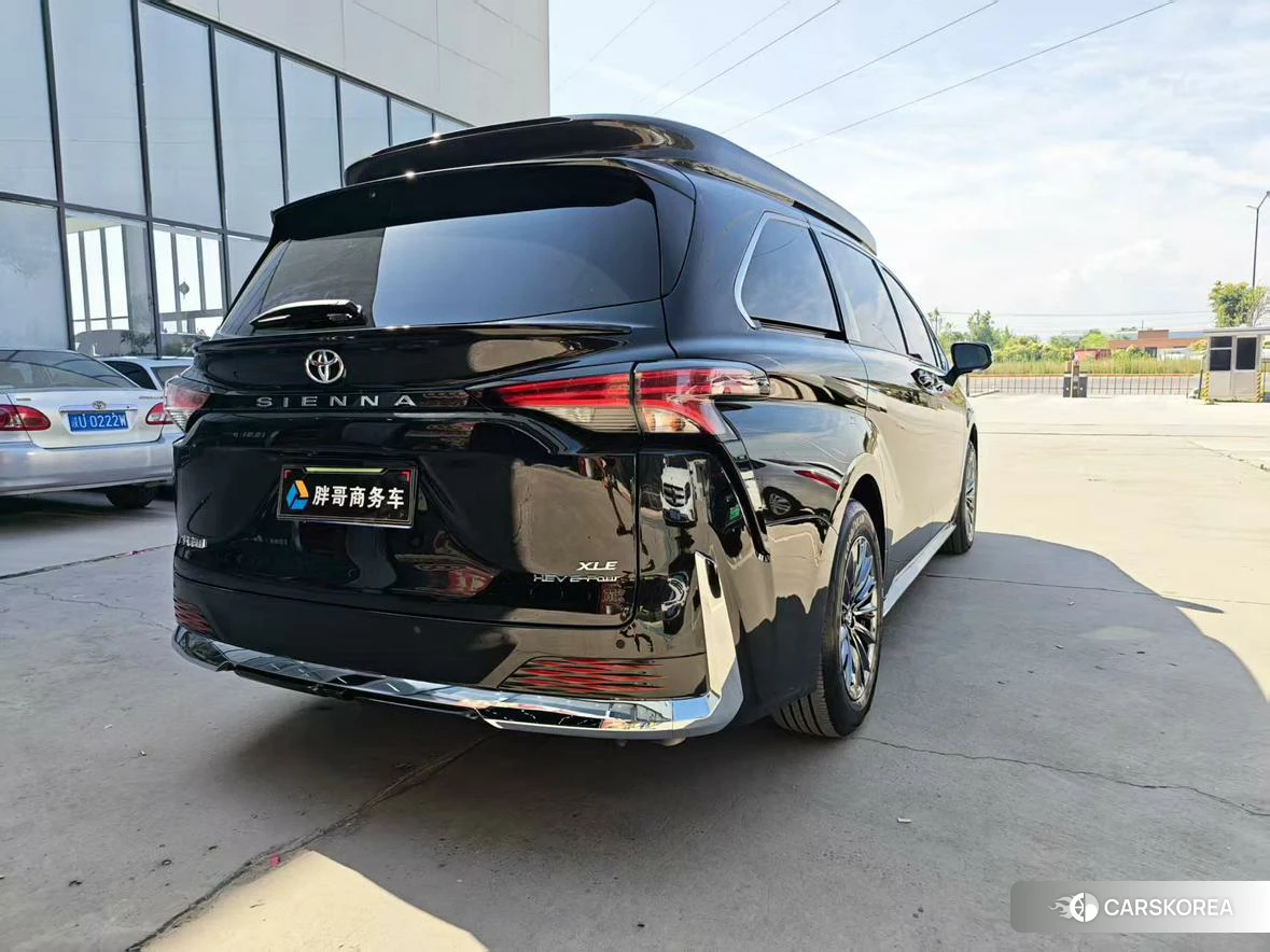 Toyota Saina 2024 Черный из Китая, фото 2