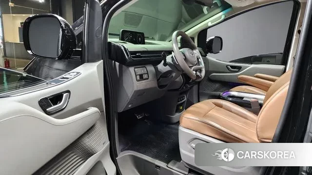 Hyundai Staria 2022 Черный из Кореи, фото 2