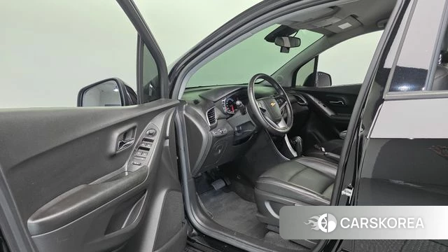 Chevrolet (GM Daewoo) The New Trax 2022 Черный из Кореи, фото 2